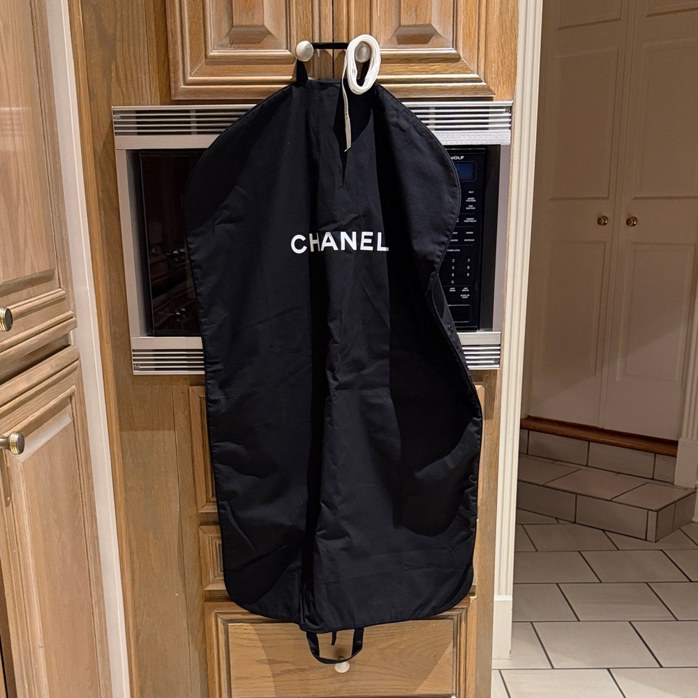 Chanel Garment Bag & Ribbon - Picture 2 of 5